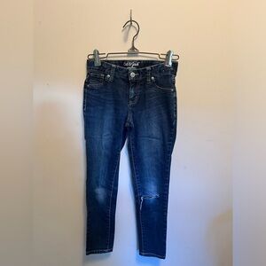 Cat&Jack, girls youth blue skinny jeans with snap button.